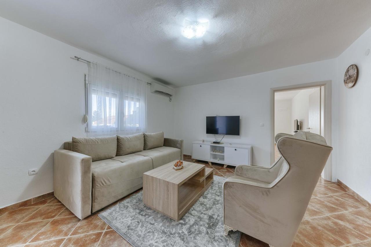 Apartmani Vittoria Bar Dış mekan fotoğraf