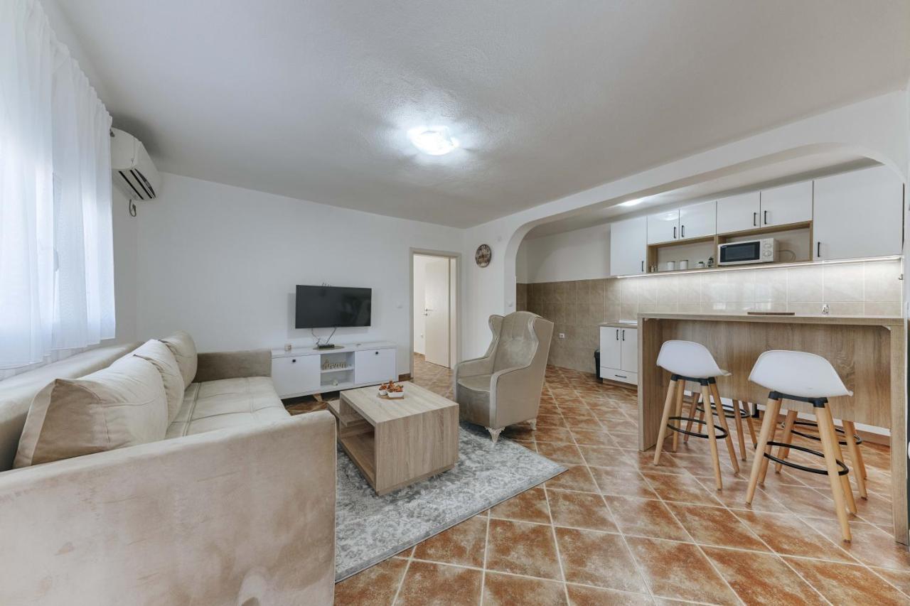 Apartmani Vittoria Bar Dış mekan fotoğraf