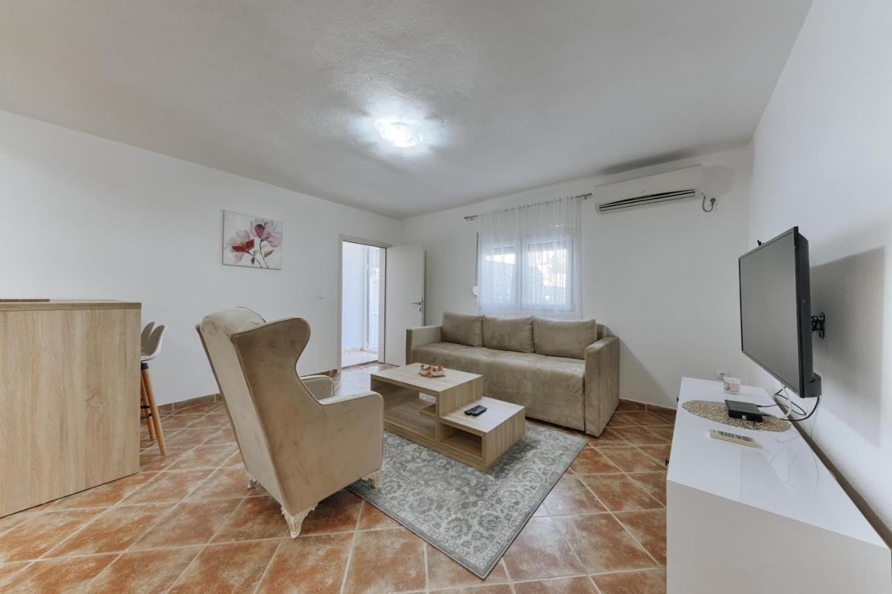 Apartmani Vittoria Bar Dış mekan fotoğraf